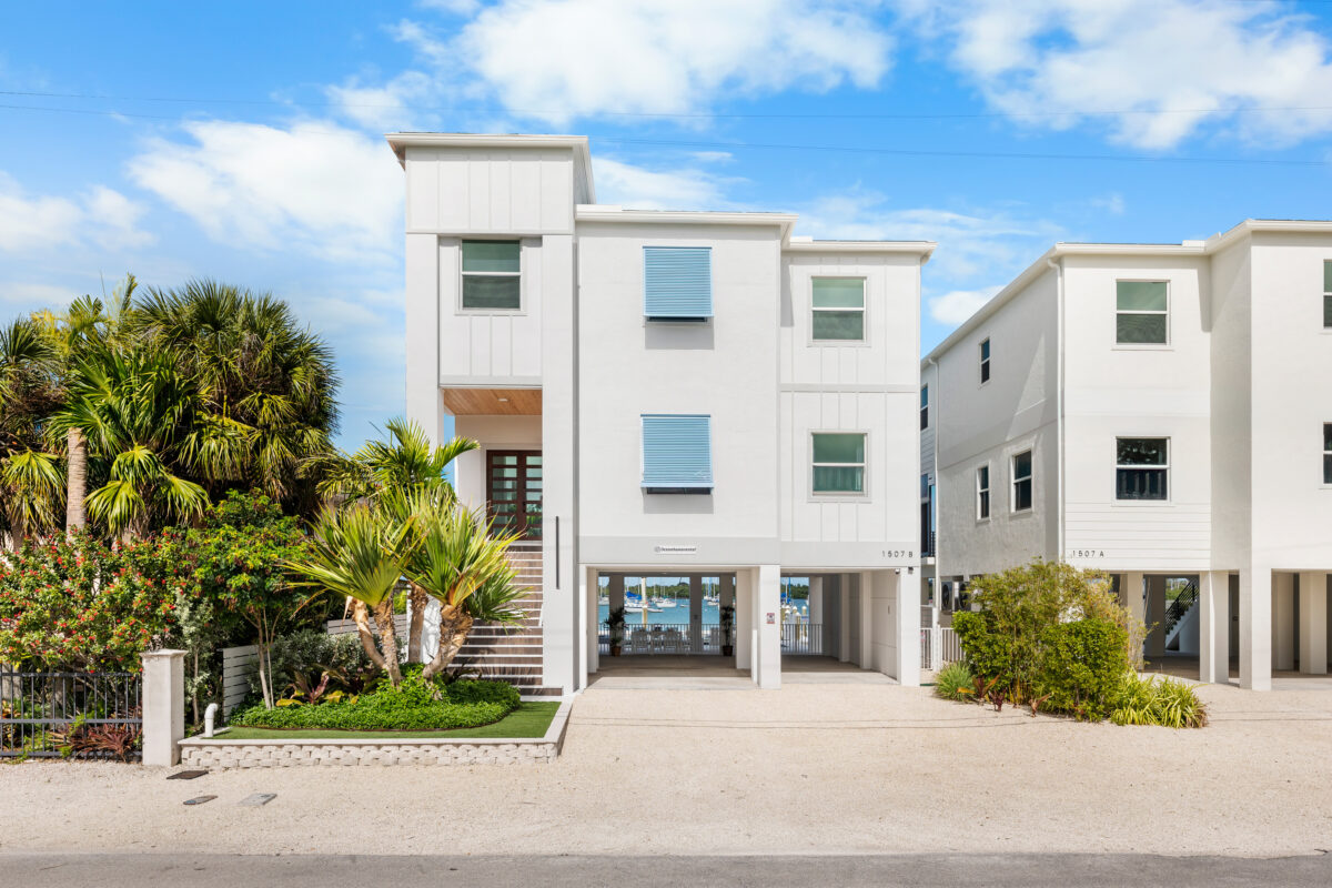 Curated visual reference: Luxury Beachfront Rentals With Ocean Views And Grill Station Reference: Sombrero Beach Vacation Rental